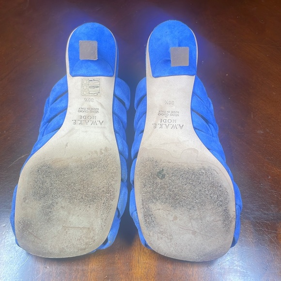 A.W.A.K.E MODE
6.5
Color: Cornflower - Picture 3 of 3